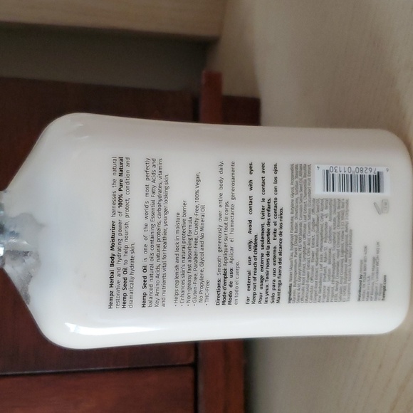 Hempz Original Herbal Body Moisturizer - Picture 2 of 2